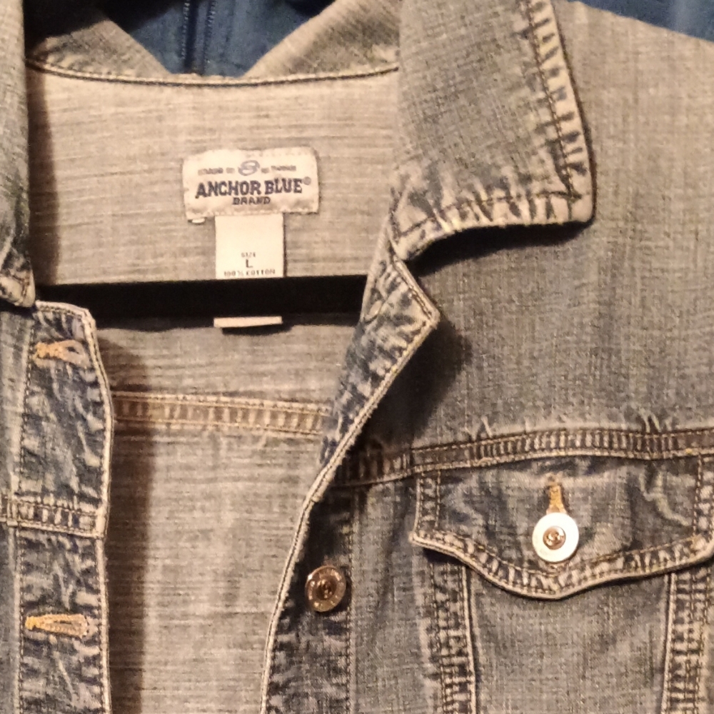 Your Favorite Denim Jean Jacket - Picture 3 of 4